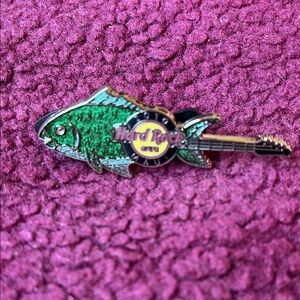 Hard Rock Cafe Green and Black Fish Guitar Pin